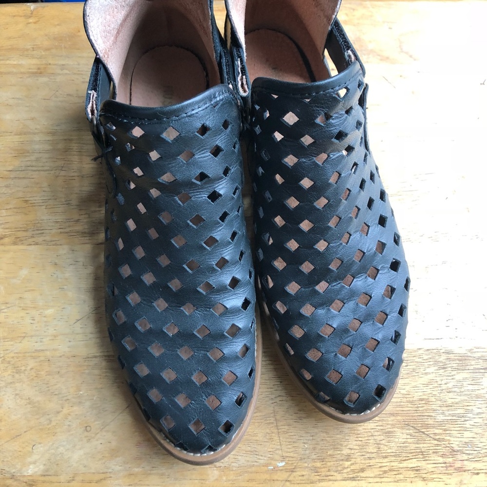 Musse & Cloud perforated Booties